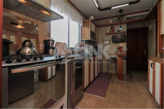 Imagem Apartamento com 4 Quartos à Venda, 217 m² em Auxiliadora - Porto Alegre Imagem Apartamento com 4 Quartos à Venda, 217 m² em Auxiliadora - Porto Alegre
