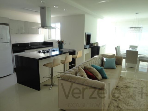 Imagem Apartamento com 3 Quartos à Venda, 130 m² em Centro - Balneário Camboriú