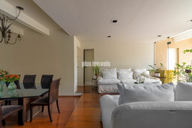 Imagem Casa com 4 Quartos à Venda, 583 m² em Jardim Prudência - São Paulo