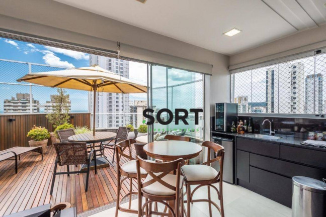 Imagem Cobertura com 3 Quartos à Venda, 253 m² em Centro - Balneário Camboriú