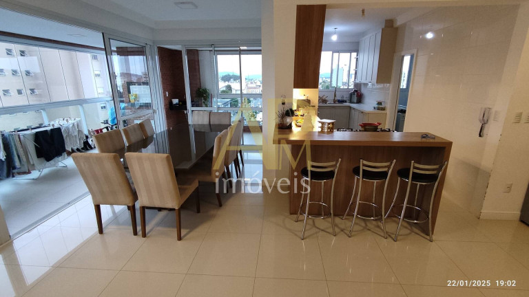 Apartamento com 3 Quartos à Venda, 179 m² em Centro - Palhoça