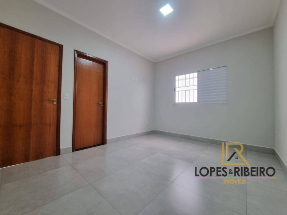 Imagem Casa com 3 Quartos à Venda,  em Jardim Ouro Verde - Botucatu
