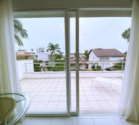 Imagem Casa com 4 Quartos à Venda, 620 m² em Jurerê - Florianópolis
