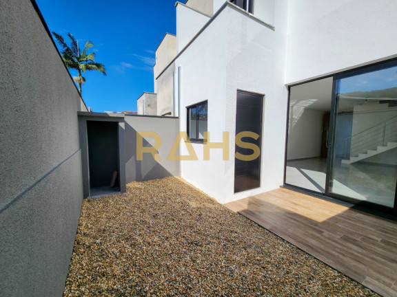 Imagem Casa com 3 Quartos à Venda, 131 m² em Saguaçu - Joinville Imagem Casa com 3 Quartos à Venda, 131 m² em Saguaçu - Joinville