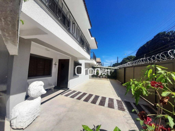 Sobrado com 3 Quartos à Venda, 270 m² em Jardim América - Goiânia