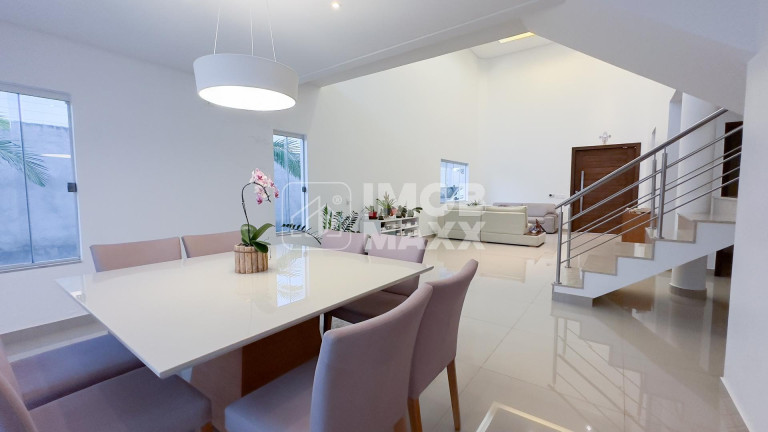 Imagem Casa com 4 Quartos à Venda, 350 m² em Jardim Botânico Iii - Brasília