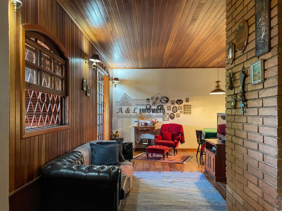 Imagem Casa com 3 Quartos à Venda, 260 m² em Vila Natal - Campos Do Jordão Imagem Casa com 3 Quartos à Venda, 260 m² em Vila Natal - Campos Do Jordão