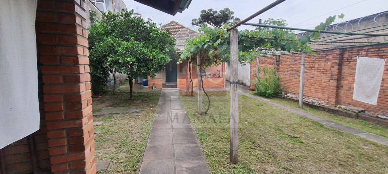 Imagem Casa com 3 Quartos à Venda, 140 m² em São João - Porto Alegre Imagem Casa com 3 Quartos à Venda, 140 m² em São João - Porto Alegre