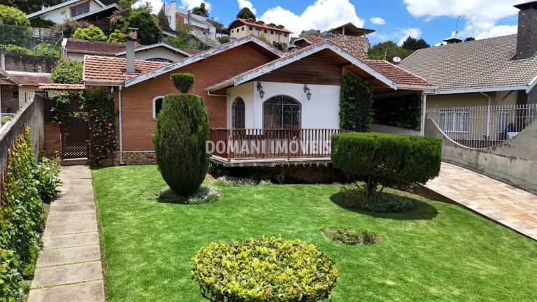 Casa com 3 Quartos à Venda, 280 m² em Região Da Abernéssia - Campos Do Jordão