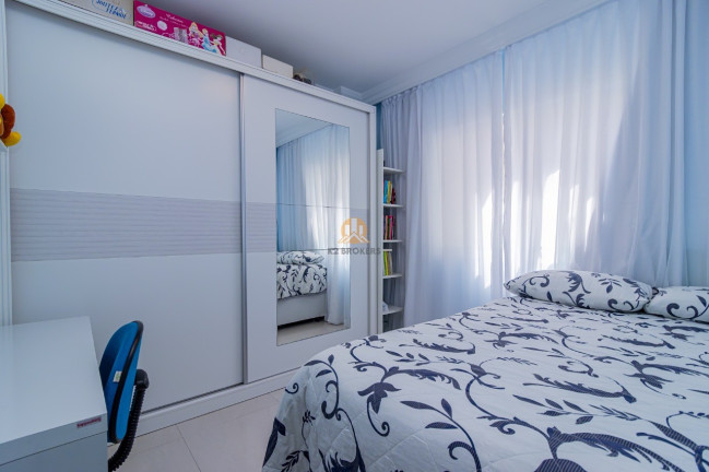 Imagem Imóvel com 4 Quartos à Venda, 112 m² em Centro - Balneário Camboriú Imagem Imóvel com 4 Quartos à Venda, 112 m² em Centro - Balneário Camboriú