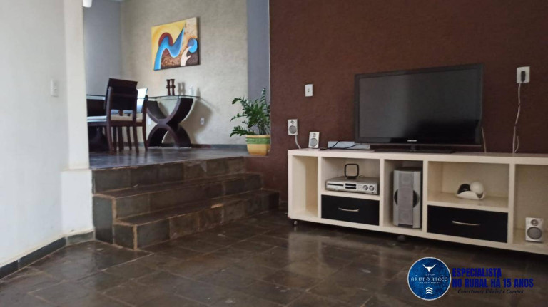 Casa com 3 Quartos à Venda, 379 m² em Setor Jaó - Goiânia