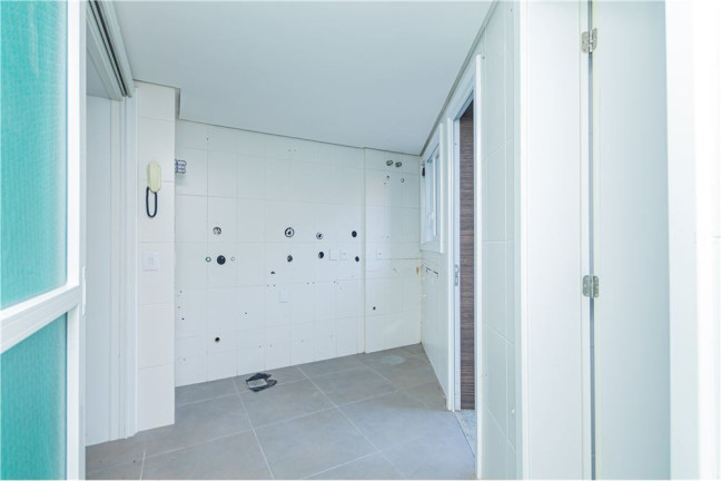 Imagem Imóvel com 3 Quartos à Venda, em Cristal - Porto Alegre Imagem Imóvel com 3 Quartos à Venda, em Cristal - Porto Alegre