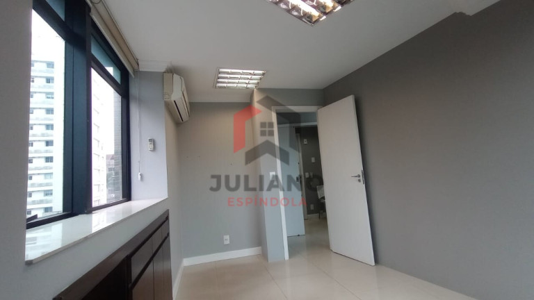 Imagem Sala Comercial à Venda, 67 m² em Moinhos De Vento - Porto Alegre Imagem Sala Comercial à Venda, 67 m² em Moinhos De Vento - Porto Alegre