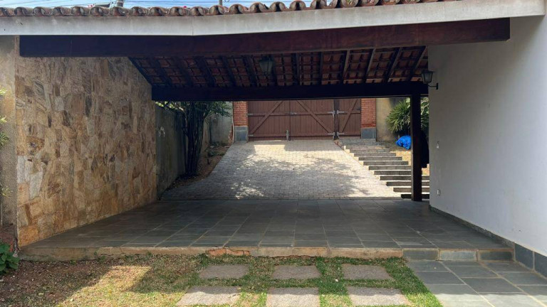 Imagem Casa com 3 Quartos à Venda,  em Jardim Estância Brasil - Atibaia