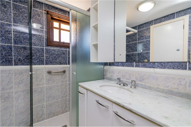 Imagem Casa com 4 Quartos à Venda, em Tristeza - Porto Alegre Imagem Casa com 4 Quartos à Venda, em Tristeza - Porto Alegre