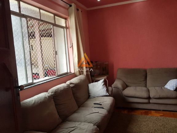 Imagem Casa com 4 Quartos à Venda, 187 m²