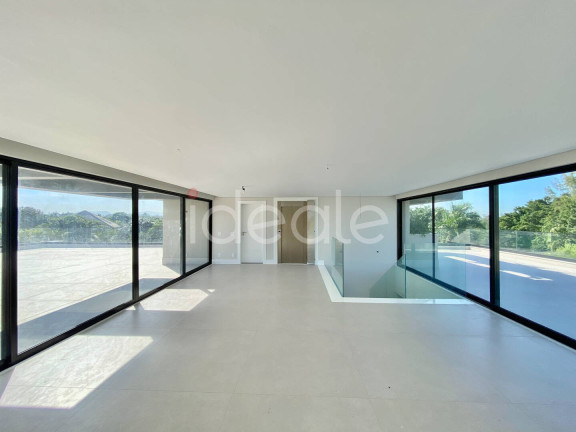 Imagem Casa com 5 Quartos à Venda, 1.417 m² em Barra Da Tijuca - Rio De Janeiro Imagem Casa com 5 Quartos à Venda, 1.417 m² em Barra Da Tijuca - Rio De Janeiro