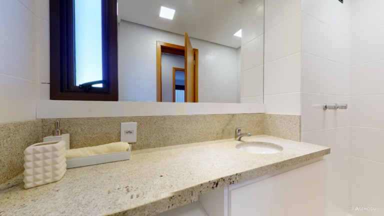 Imagem Imóvel com 3 Quartos à Venda, 76 m² em Camaquã - Porto Alegre Imagem Imóvel com 3 Quartos à Venda, 76 m² em Camaquã - Porto Alegre