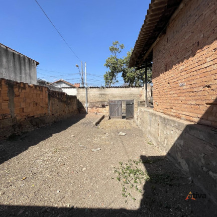 Imagem Casa com 4 Quartos à Venda, 175 m²