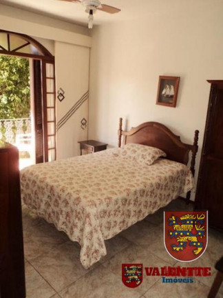Imagem Casa com 7 Quartos à Venda, 360 m² em Capoeiras - Florianópolis