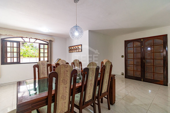 Imagem Casa com 4 Quartos à Venda, 615 m² em Itaipu - Niterói Imagem Casa com 4 Quartos à Venda, 615 m² em Itaipu - Niterói
