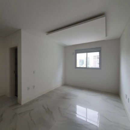 Imagem Apartamento com 4 Quartos à Venda, 280 m² em Meia Praia - Itapema