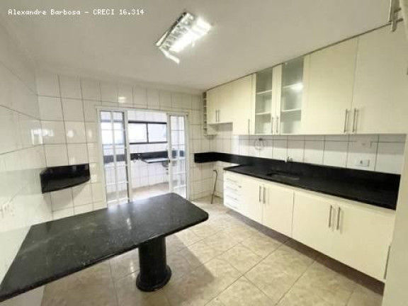 Imagem Apartamento com 4 Quartos à Venda, 156 m² em Casa Amarela - Recife
