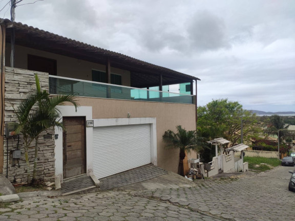 Casa de Condomínio com 3 Quartos à Venda, 299 m² em Peró - Cabo Frio