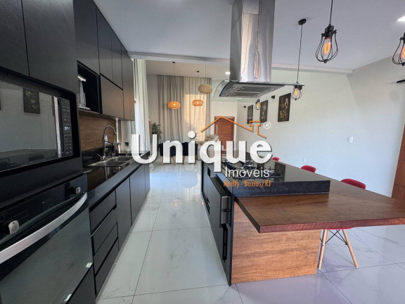 Imagem Casa com 3 Quartos à Venda, 425 m² em Estrada Do Guriri - Cabo Frio