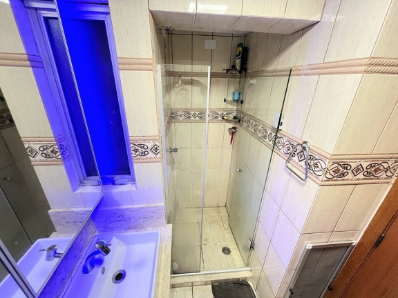 Imagem Imóvel com 2 Quartos à Venda, em Cristal - Porto Alegre Imagem Imóvel com 2 Quartos à Venda, em Cristal - Porto Alegre