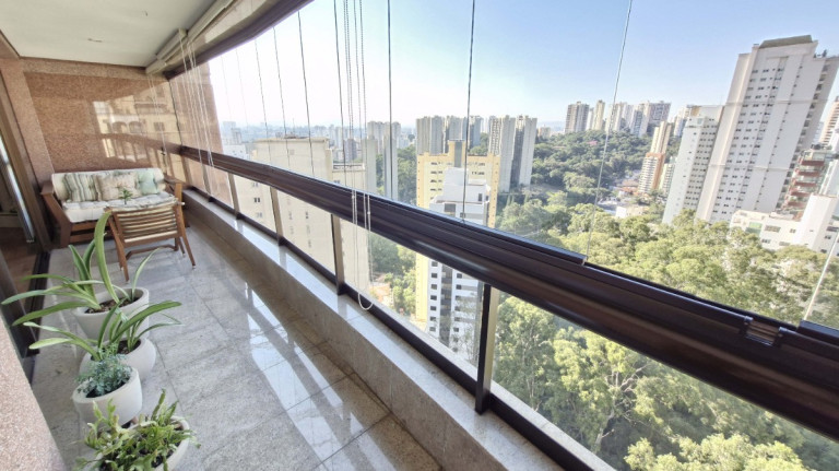 Apartamento com 4 Quartos à Venda, 226 m² em Vila Suzana - São Paulo