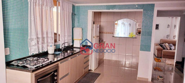 Imagem Sobrado com 4 Quartos à Venda, 180 m² em Santa Felicidade - Curitiba