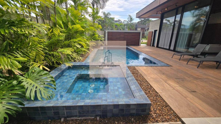 Imagem Casa de Condomínio com 4 Quartos à Venda, 349 m²