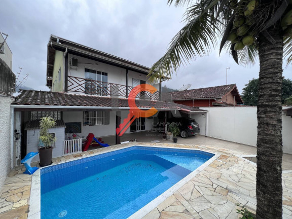 Sobrado com 4 Quartos à Venda, 176 m² em Cidade Jardim - Caraguatatuba