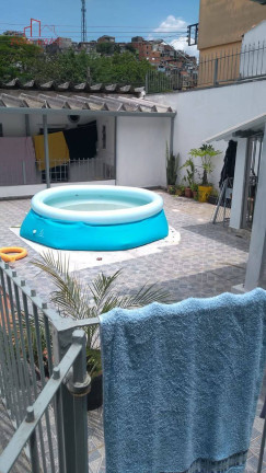 Imagem Casa com 4 Quartos à Venda, 250 m² em Jardim Bom Refúgio - São Paulo Imagem Casa com 4 Quartos à Venda, 250 m² em Jardim Bom Refúgio - São Paulo