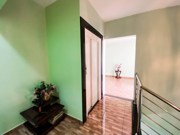 Imagem Sobrado com 3 Quartos à Venda, 214 m² em Centro - Caldas Novas