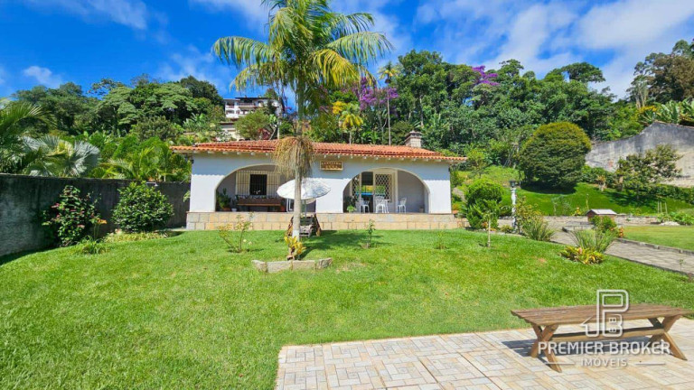 Imagem Casa com 3 Quartos à Venda, 240 m² em Bom Retiro - Teresópolis Imagem Casa com 3 Quartos à Venda, 240 m² em Bom Retiro - Teresópolis