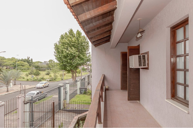 Imagem Casa com 4 Quartos à Venda, 388 m² em Jardim Itu - Porto Alegre Imagem Casa com 4 Quartos à Venda, 388 m² em Jardim Itu - Porto Alegre