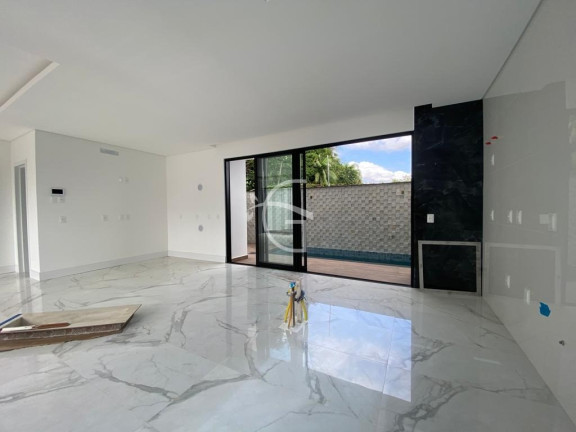 Imagem Casa com 3 Quartos à Venda, 156 m² em Saguaçu - Joinville Imagem Casa com 3 Quartos à Venda, 156 m² em Saguaçu - Joinville