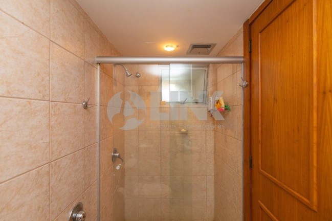 Imagem Imóvel com 3 Quartos à Venda, 218 m² em Auxiliadora - Porto Alegre Imagem Imóvel com 3 Quartos à Venda, 218 m² em Auxiliadora - Porto Alegre