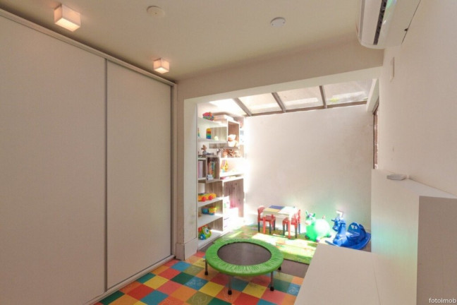 Imagem Imóvel com 5 Quartos à Venda,  em Cristal - Porto Alegre