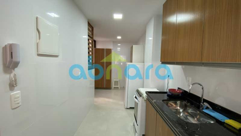 Imagem Apartamento com 2 Quartos à Venda, 63 m² em Copacabana - Rio De Janeiro Imagem Apartamento com 2 Quartos à Venda, 63 m² em Copacabana - Rio De Janeiro