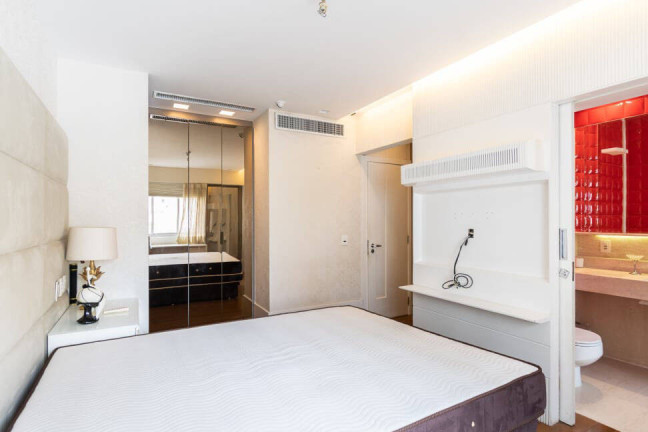 Imagem Apartamento com 3 Quartos à Venda, em Ipanema - Rio De Janeiro Imagem Apartamento com 3 Quartos à Venda, em Ipanema - Rio De Janeiro