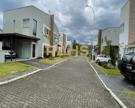 Imagem Casa de Condomínio com 3 Quartos à Venda, 126 m² em São Judas Tadeu - Balneário Camboriú Imagem Casa de Condomínio com 3 Quartos à Venda, 126 m² em São Judas Tadeu - Balneário Camboriú