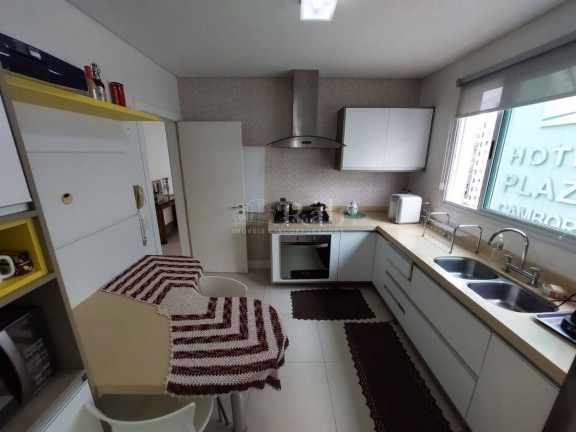 Imagem Apartamento com 3 Quartos à Venda, 158 m² em Centro - Balneário Camboriú Imagem Apartamento com 3 Quartos à Venda, 158 m² em Centro - Balneário Camboriú