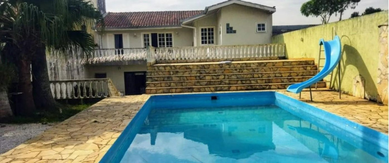 Casa com 5 Quartos à Venda, 540 m² em Uberaba - Curitiba