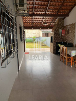 Imagem Casa com 3 Quartos à Venda, 111 m² em Cambiju - Itapoá