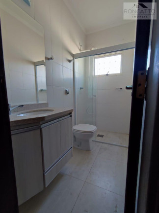 Imagem Casa com 3 Quartos à Venda, 300 m² Imagem Casa com 3 Quartos à Venda, 300 m²