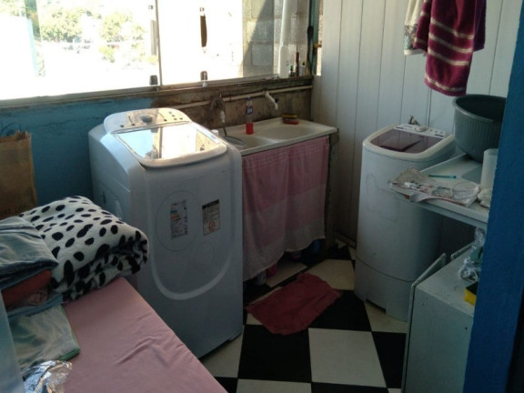 Imagem Casa com 4 Quartos à Venda, 200 m² em Jardim Industrial - Contagem