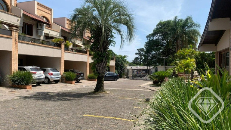 Casa de Condomínio com 4 Quartos à Venda,  em Pedra Redonda - Porto Alegre